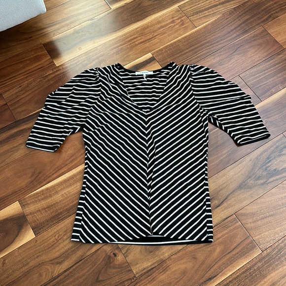 FRAME CHEVRON STRIPED VNECK TOP PUFF SLEEVES SIZE SMALL SHIRRED FRONT - Picture 4 of 7